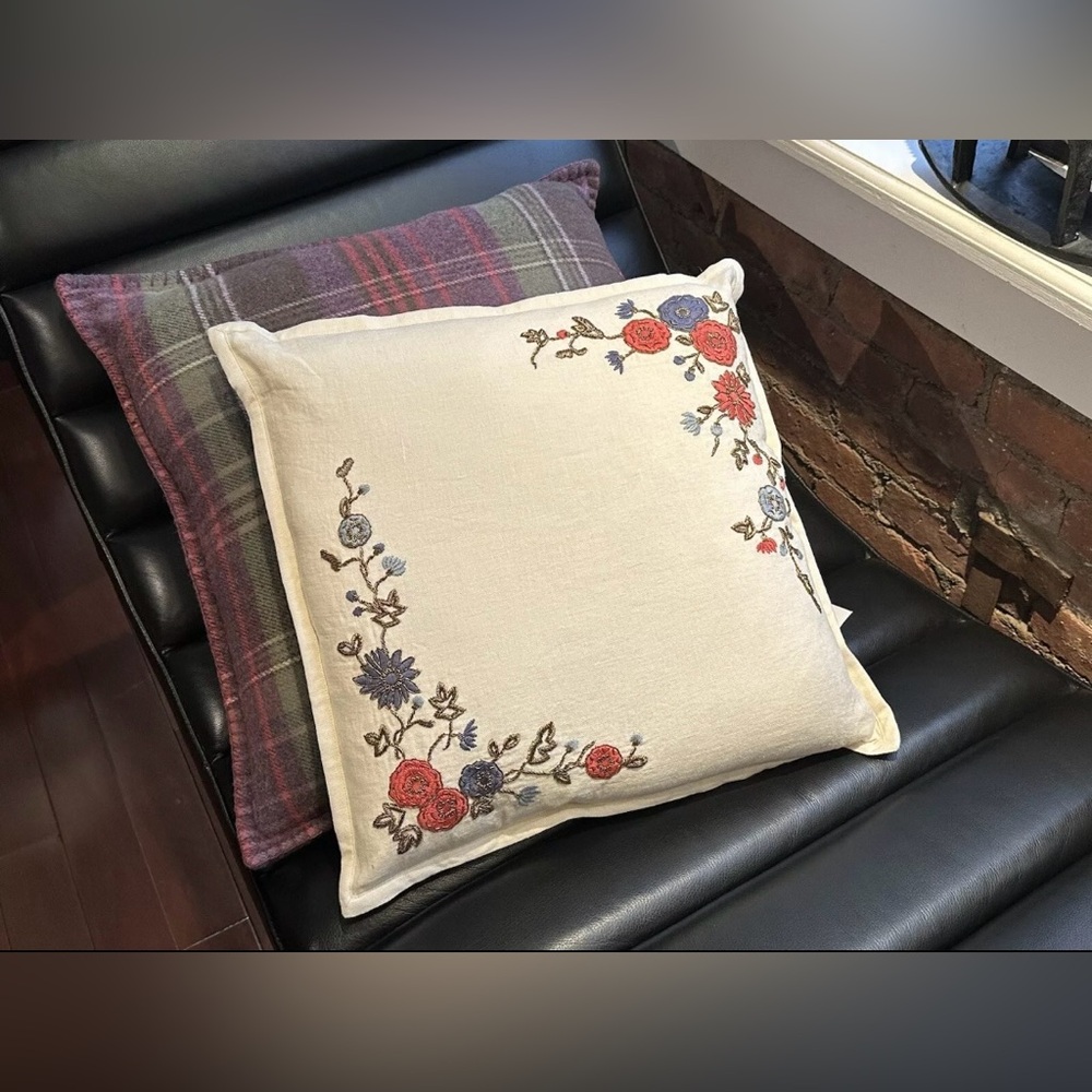 NEW RALPH LAUREN HOME GOLD THREAD EMBROIDERED FLORAL THROW PILLOW CHINOISERIE